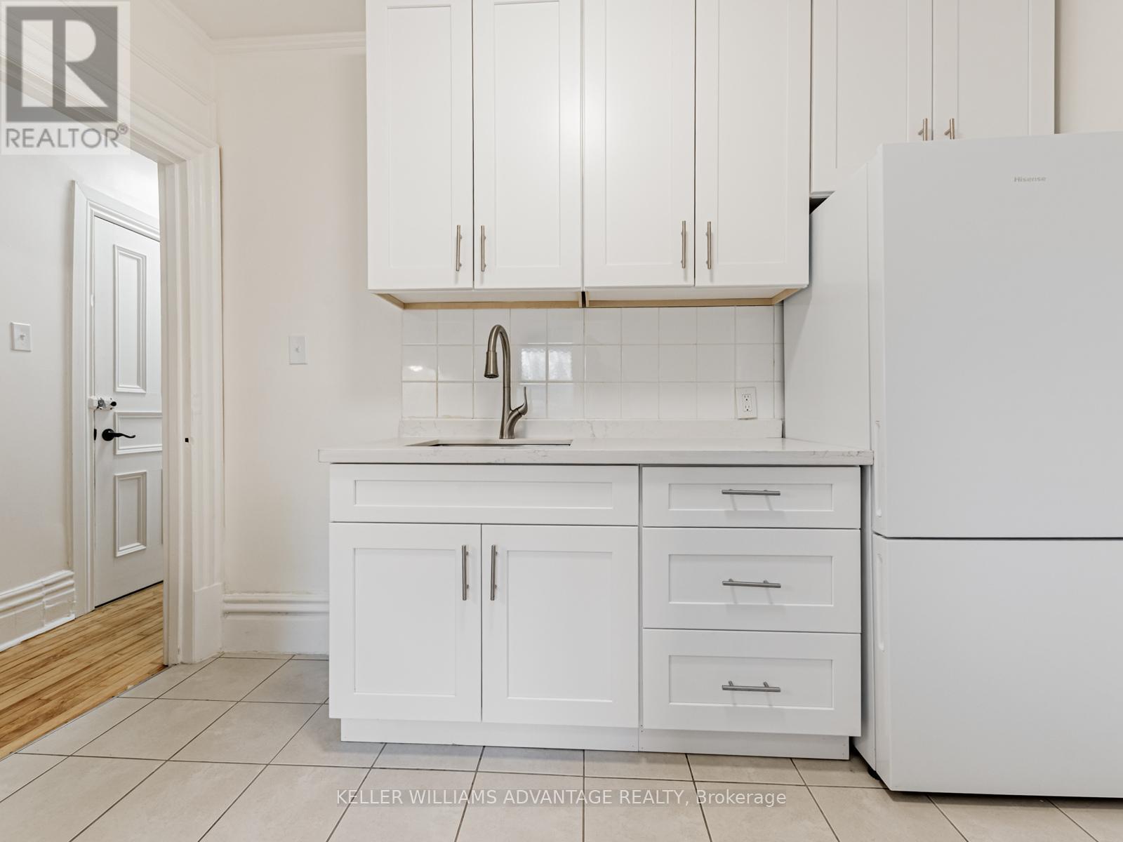 2nd Floor Unit 3 - 347 Walmer Road, Toronto, Ontario  M5R 2Y3 - Photo 12 - C12609512