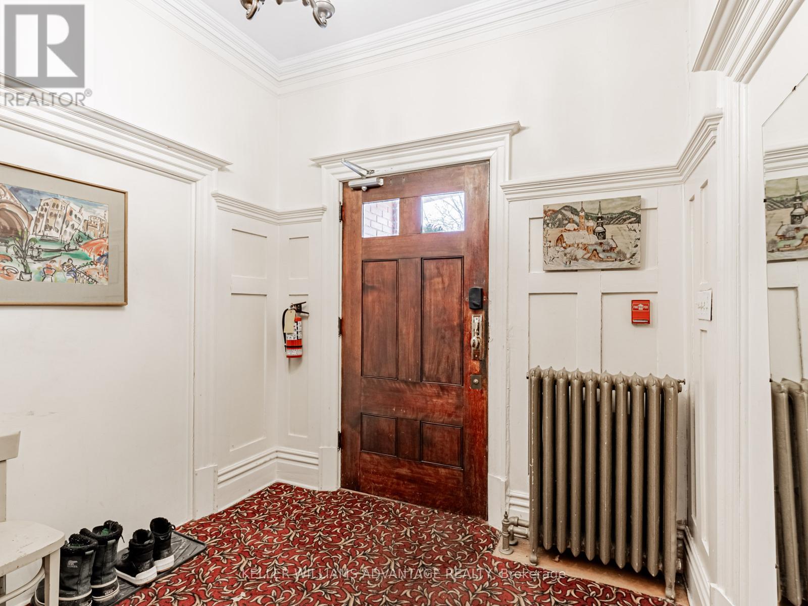 2nd Floor Unit 3 - 347 Walmer Road, Toronto, Ontario  M5R 2Y3 - Photo 3 - C12609512