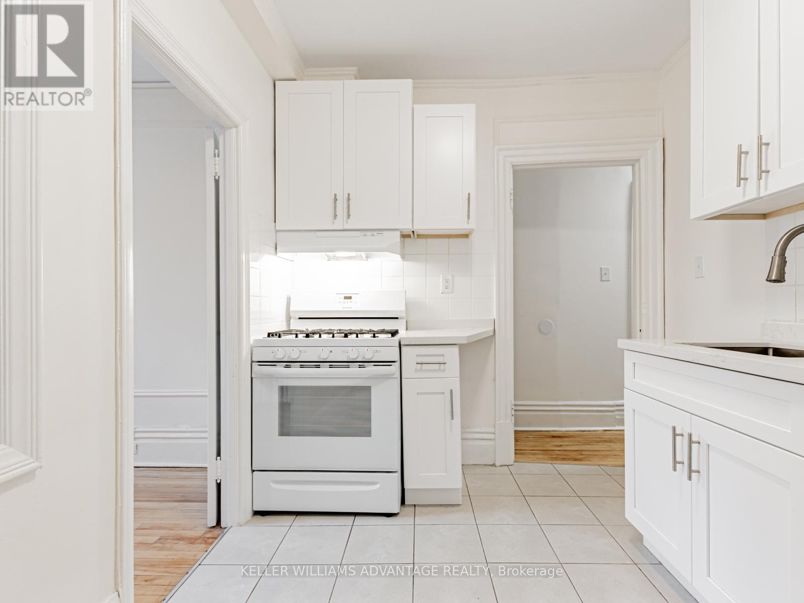 2nd Floor Unit 3 - 347 Walmer Road, Toronto, Ontario  M5R 2Y3 - Photo 9 - C12609512