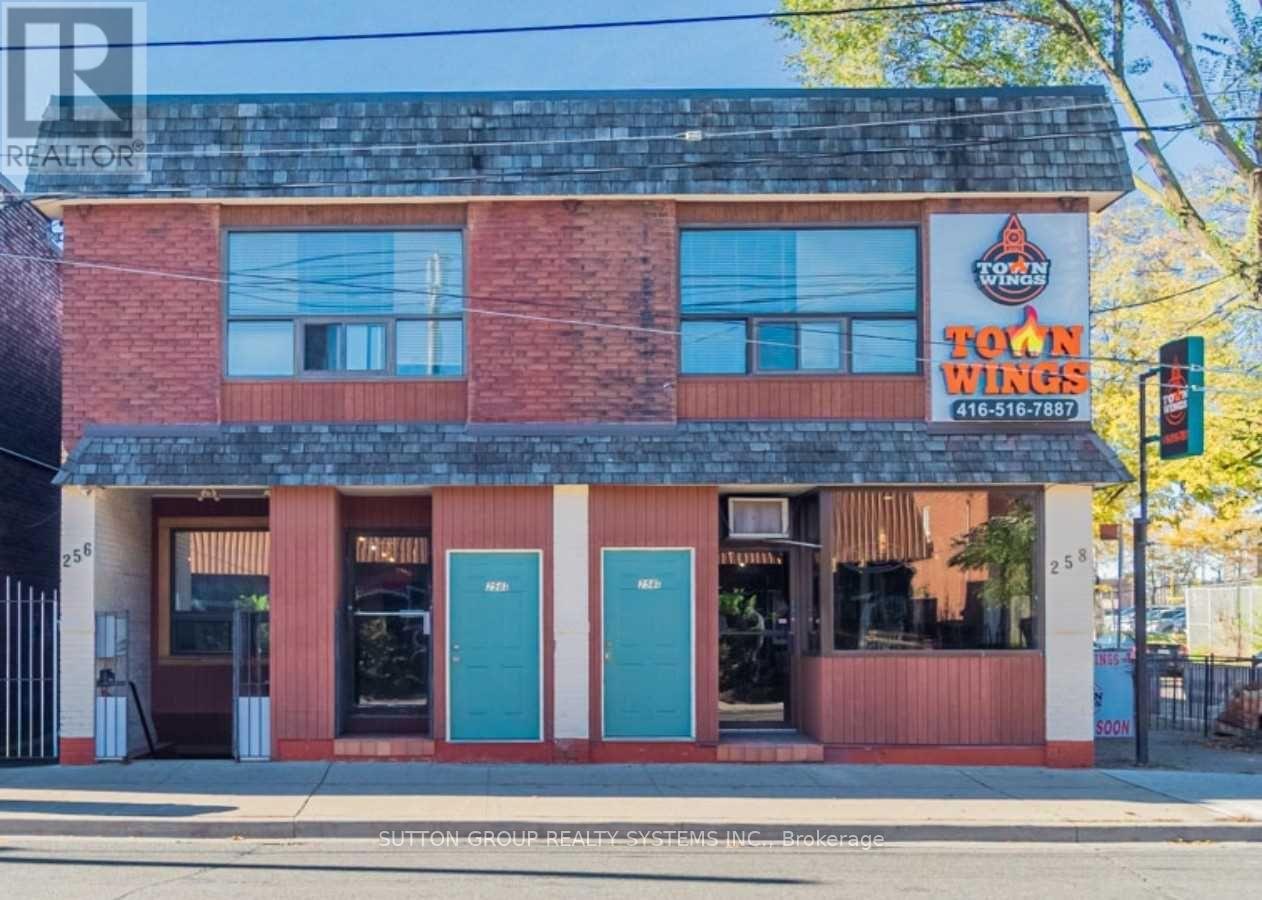 MAIN - 256 LANSDOWNE AVENUE, Toronto, Ontario