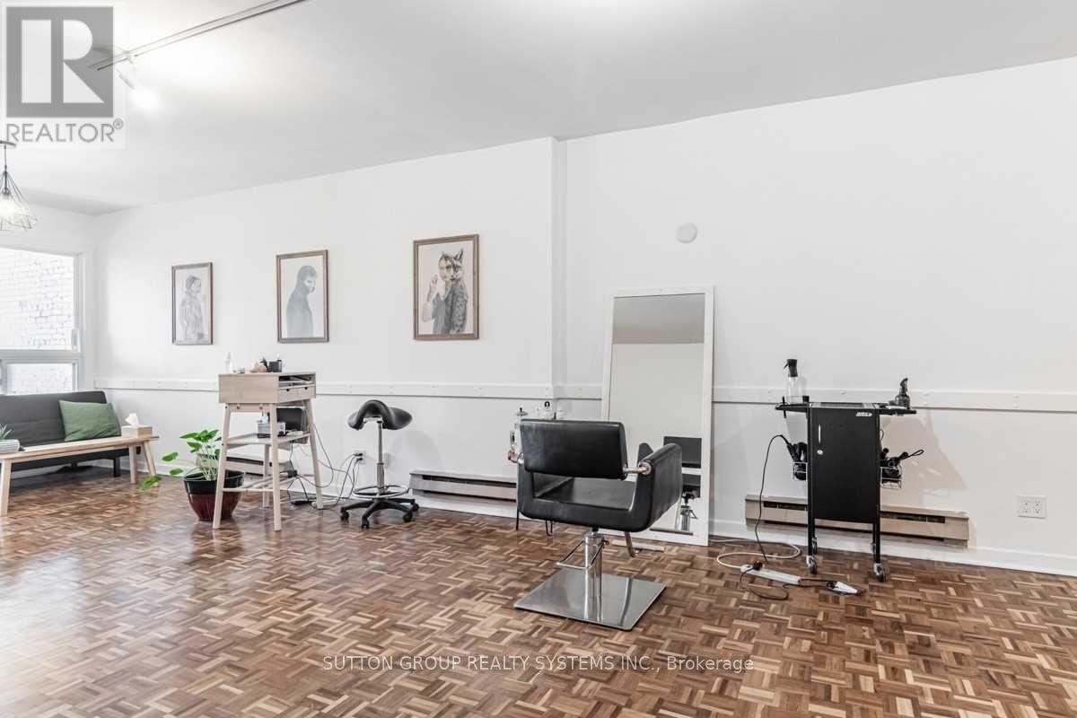 Main - 256 Lansdowne Avenue, Toronto (Dufferin Grove), Ontario  M6H 3X9 - Photo 10 - C12609556