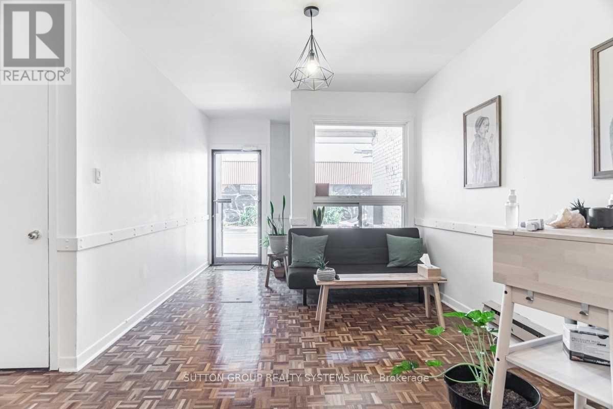 Main - 256 Lansdowne Avenue, Toronto (Dufferin Grove), Ontario  M6H 3X9 - Photo 12 - C12609556