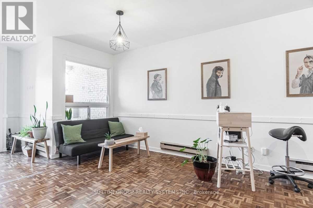 Main - 256 Lansdowne Avenue, Toronto (Dufferin Grove), Ontario  M6H 3X9 - Photo 13 - C12609556