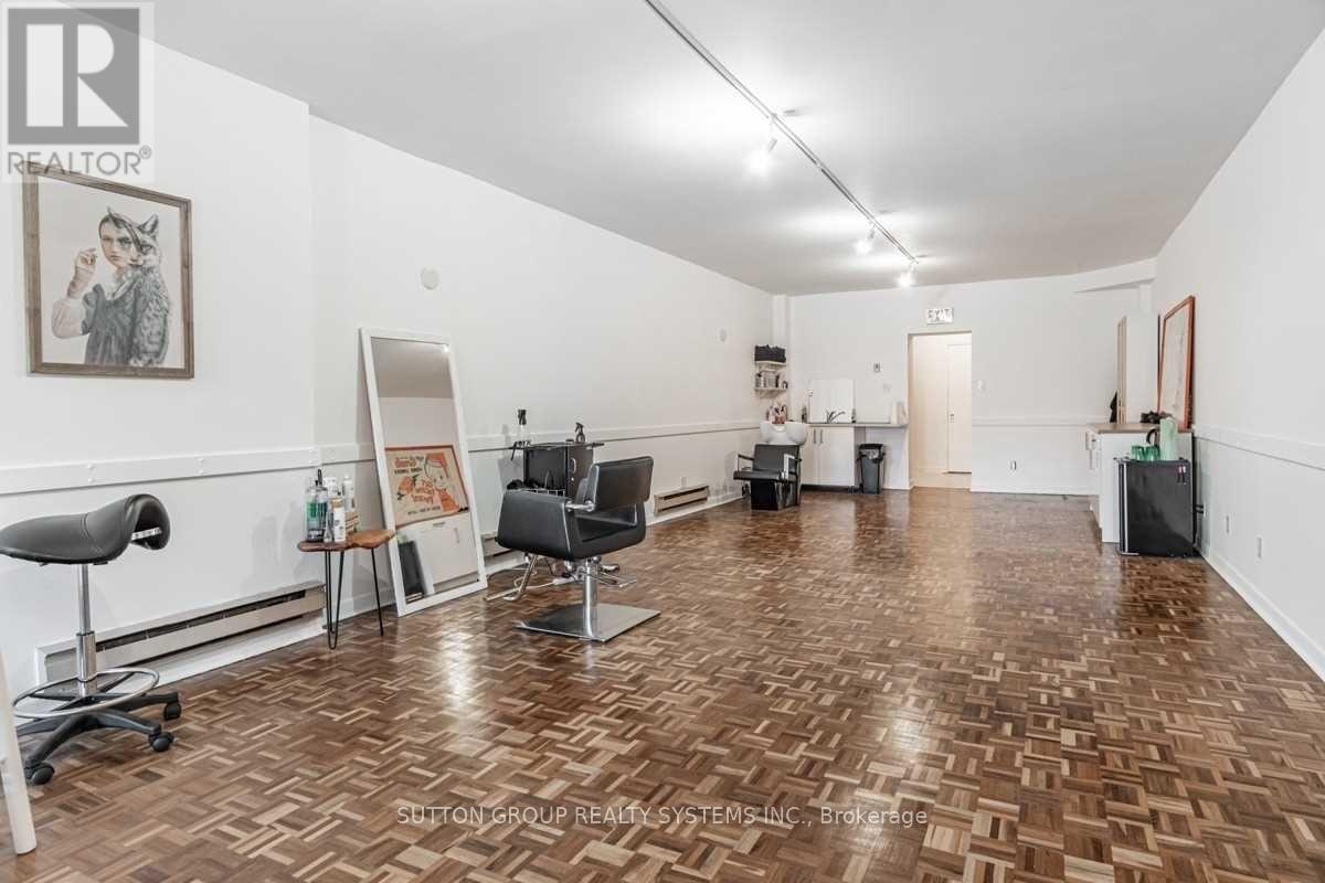 Main - 256 Lansdowne Avenue, Toronto (Dufferin Grove), Ontario  M6H 3X9 - Photo 5 - C12609556