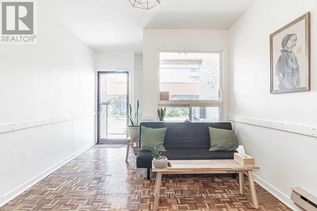 Main - 256 Lansdowne Avenue, Toronto (Dufferin Grove), Ontario  M6H 3X9 - Photo 7 - C12609556