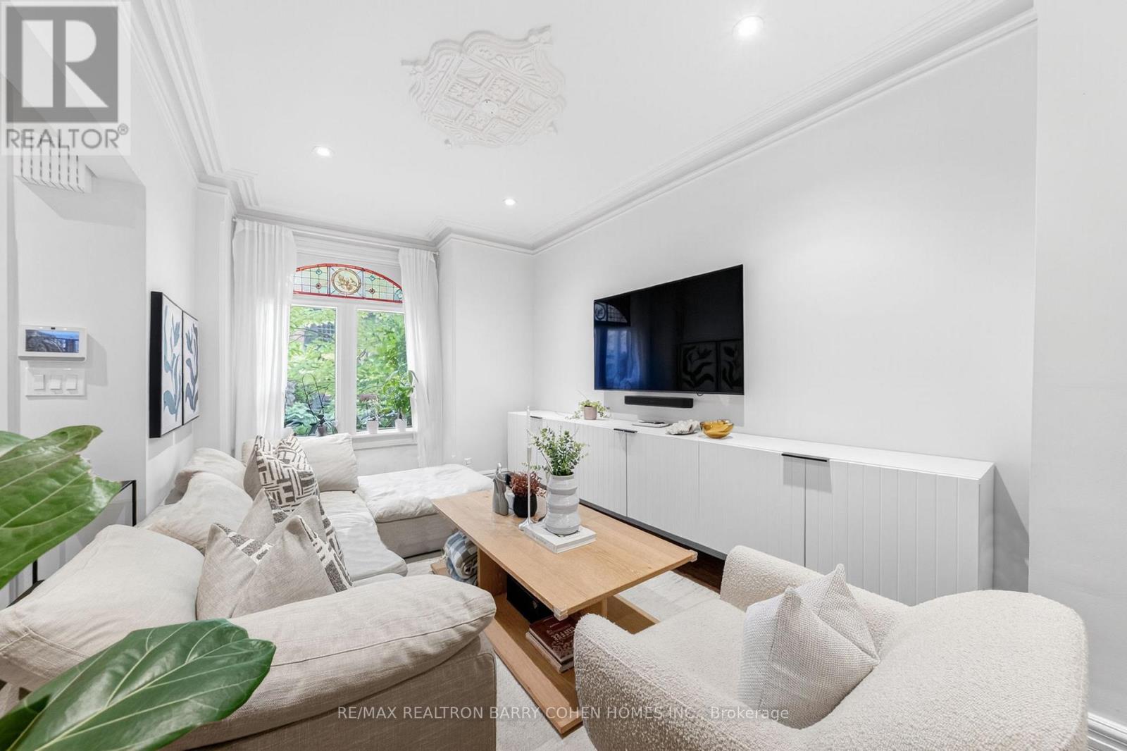 198 Macpherson Avenue, Toronto, Ontario  M5R 1W8 - Photo 4 - C12609594