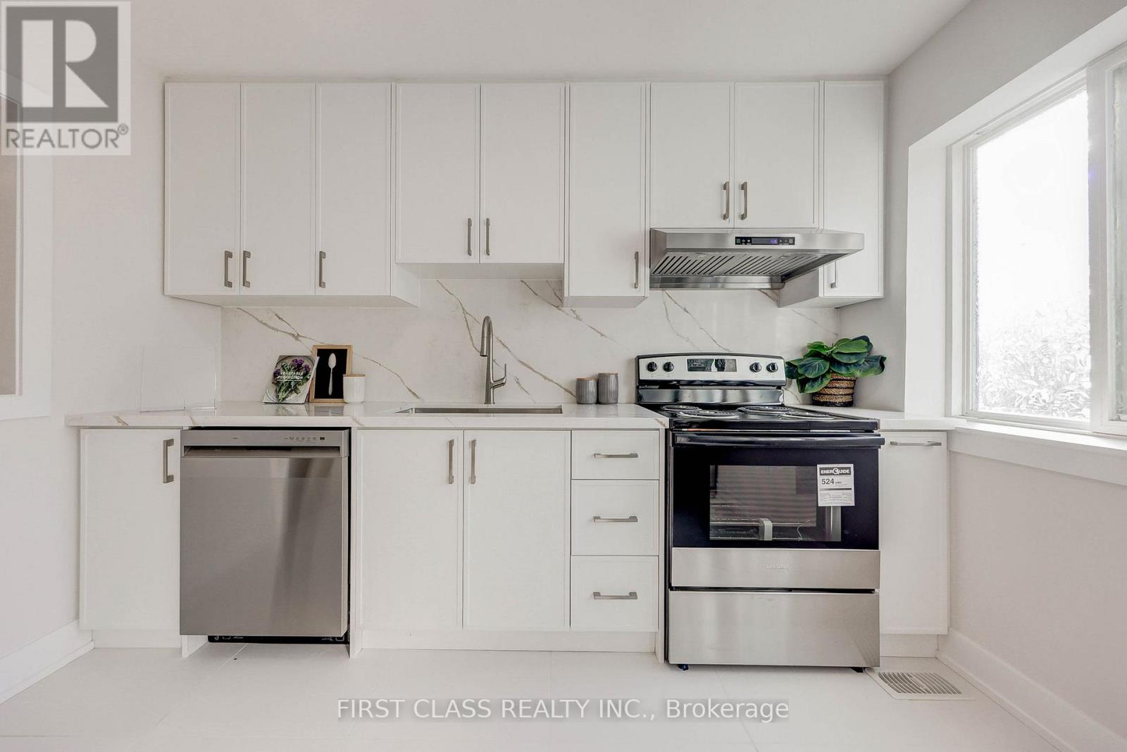 214 Linden Avenue, Toronto, Ontario  M1K 3H8 - Photo 12 - E12609438