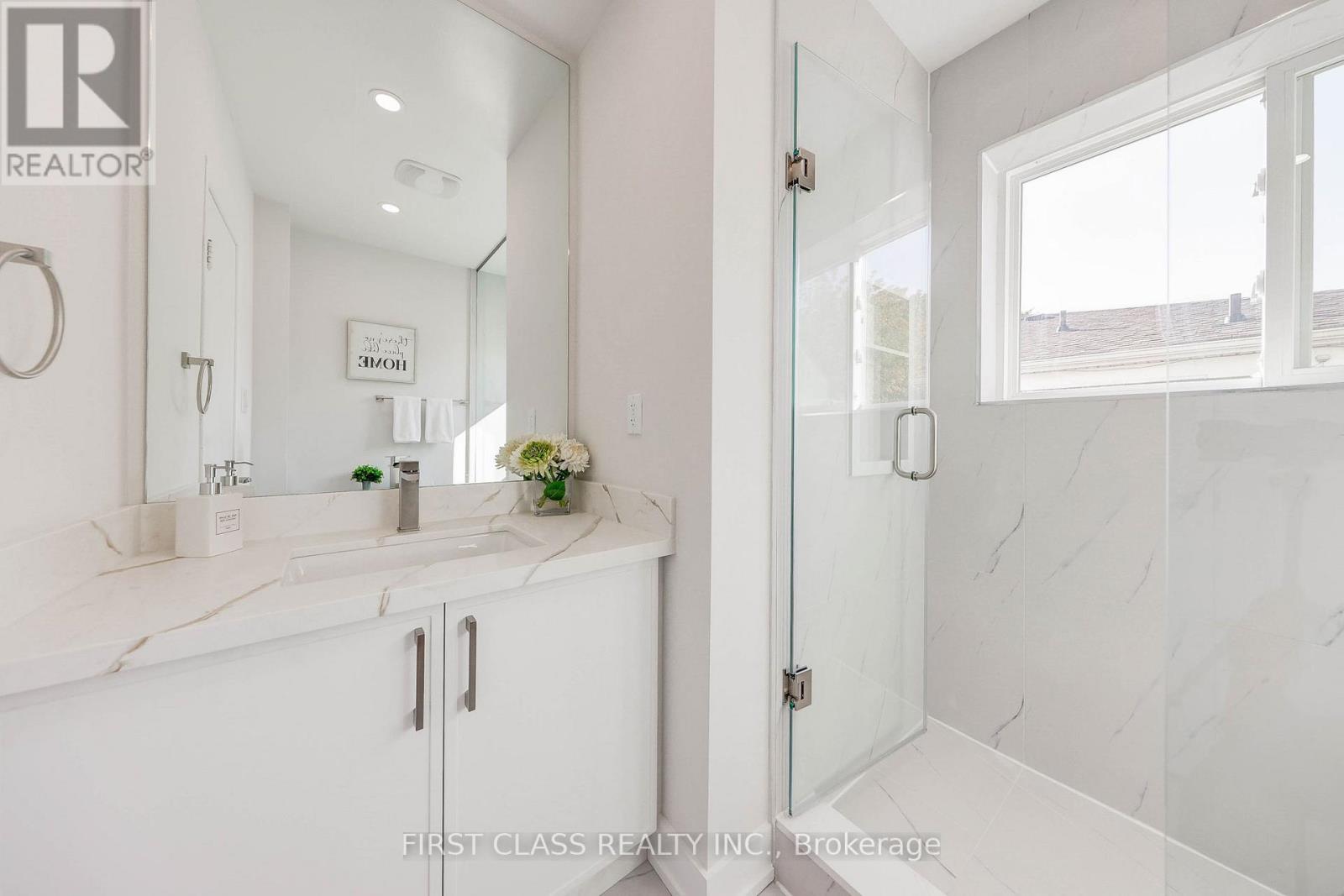 214 Linden Avenue, Toronto, Ontario  M1K 3H8 - Photo 15 - E12609438