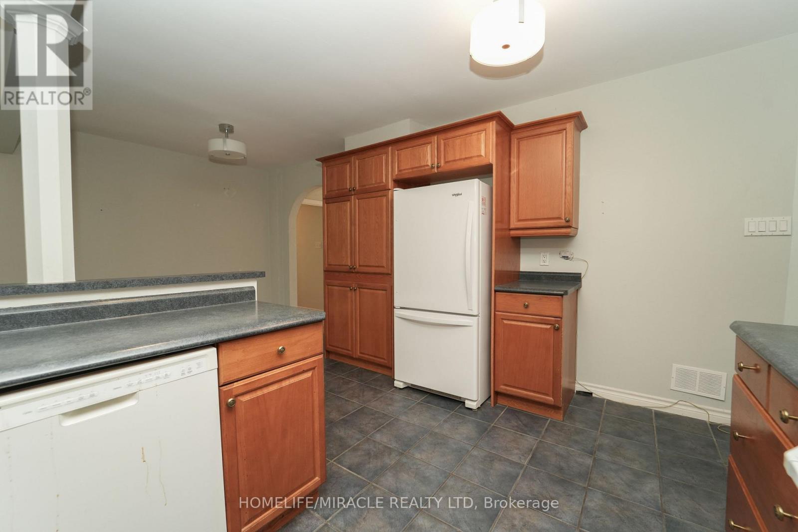 776 Grierson Street, Oshawa, Ontario  L1G 5J7 - Photo 11 - E12609574