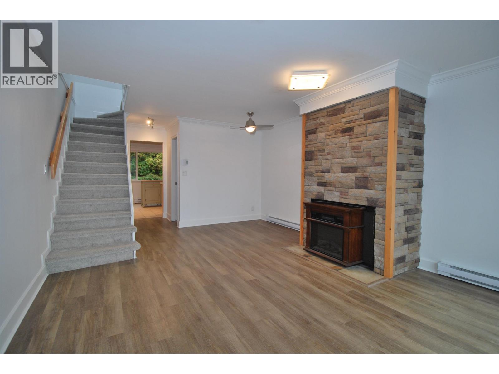 410 Crosscreek Road, Lions Bay, British Columbia V0N 2E0 - Photo 14 - R3072506