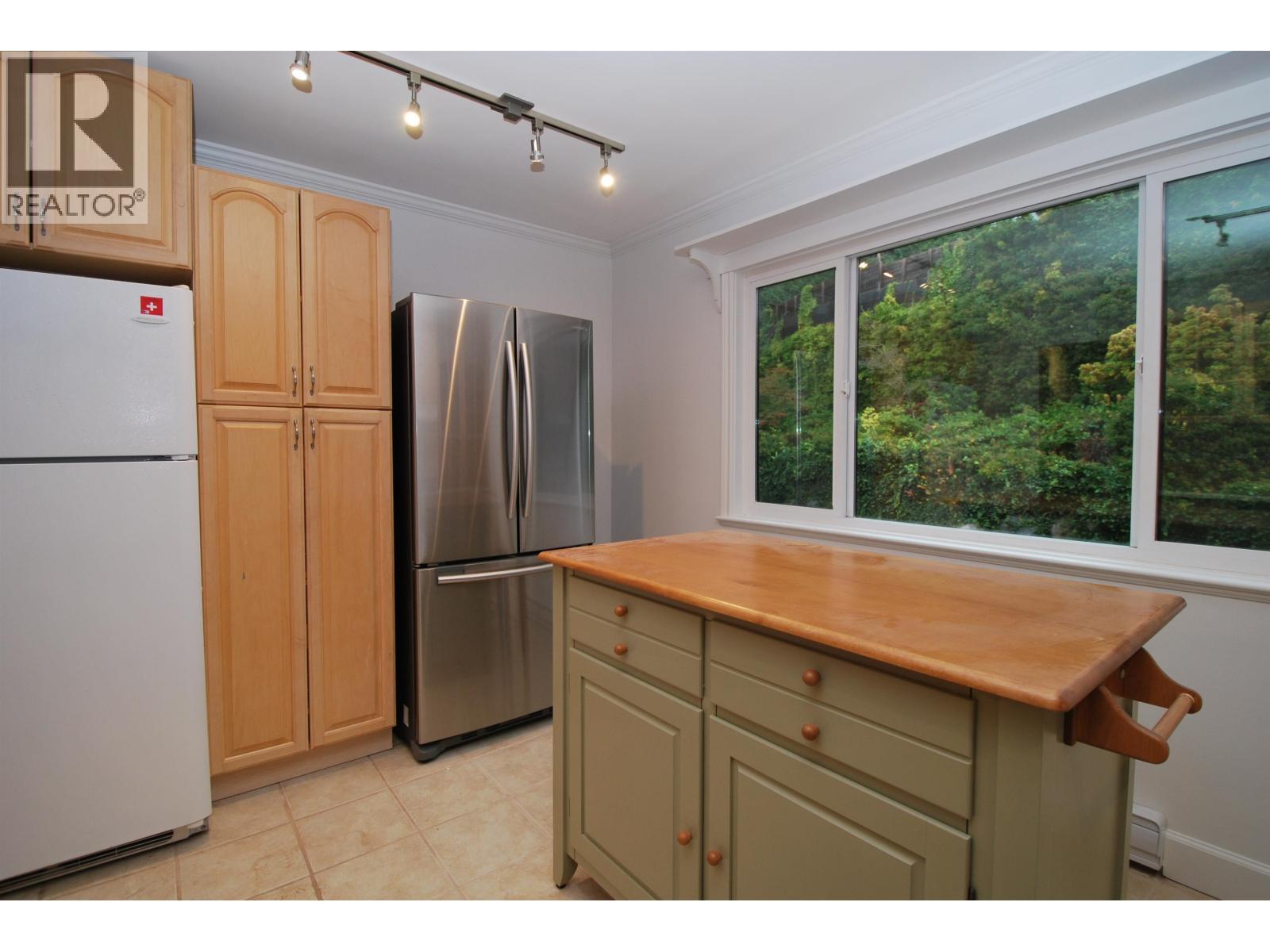 410 Crosscreek Road, Lions Bay, British Columbia V0N 2E0 - Photo 10 - R3072506