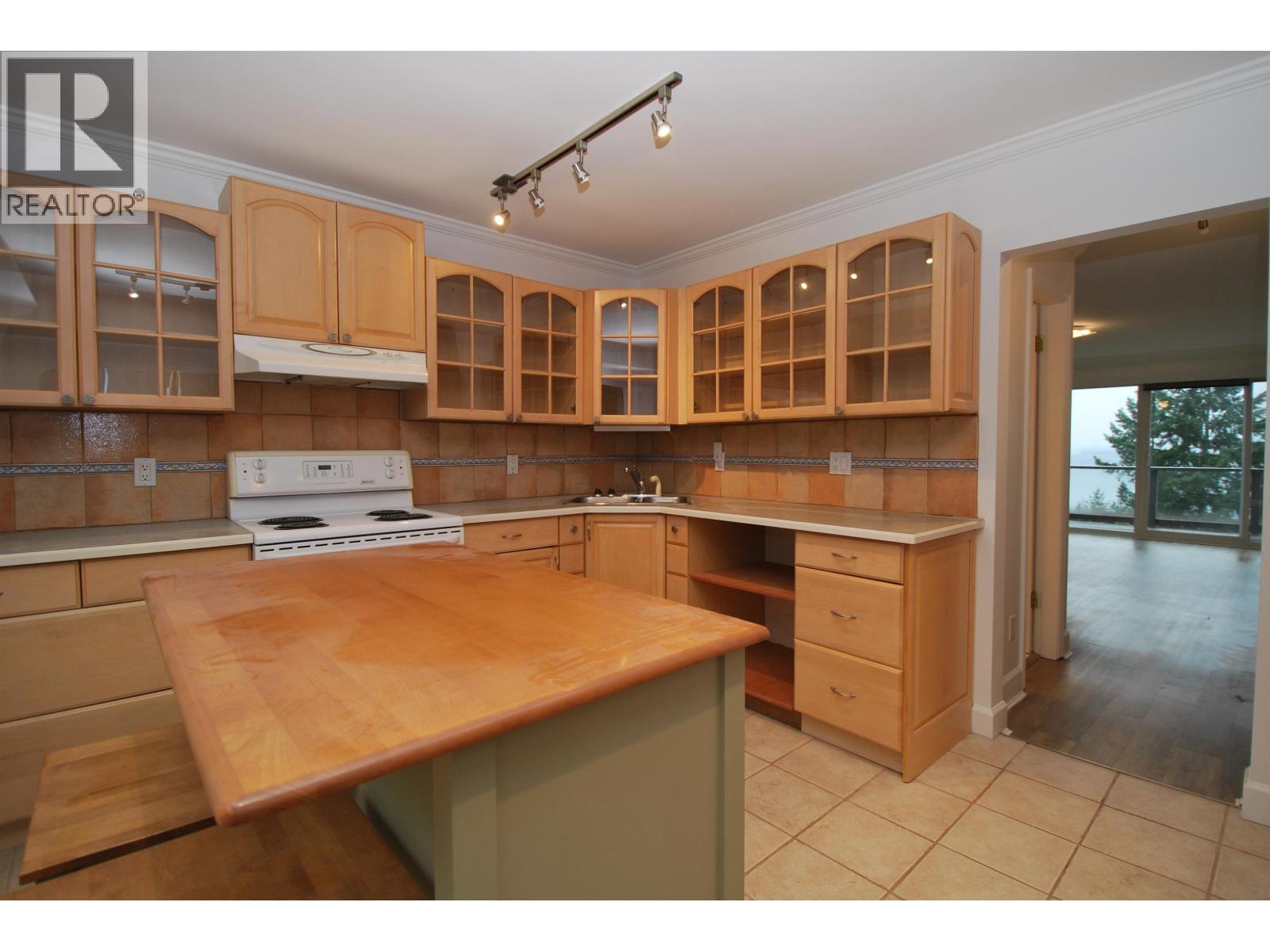 410 Crosscreek Road, Lions Bay, British Columbia V0N 2E0 - Photo 11 - R3072506