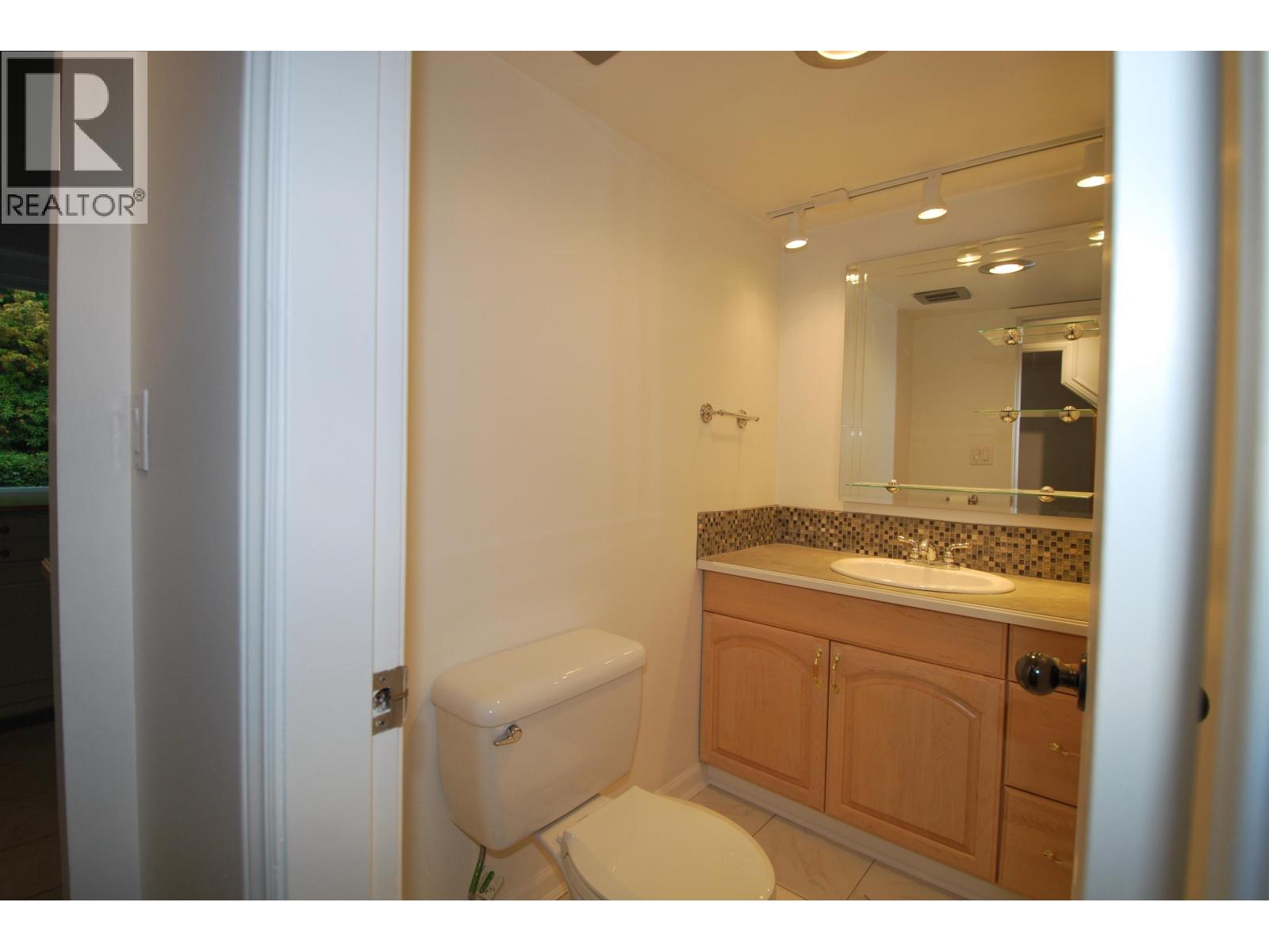 410 Crosscreek Road, Lions Bay, British Columbia V0N 2E0 - Photo 34 - R3072506