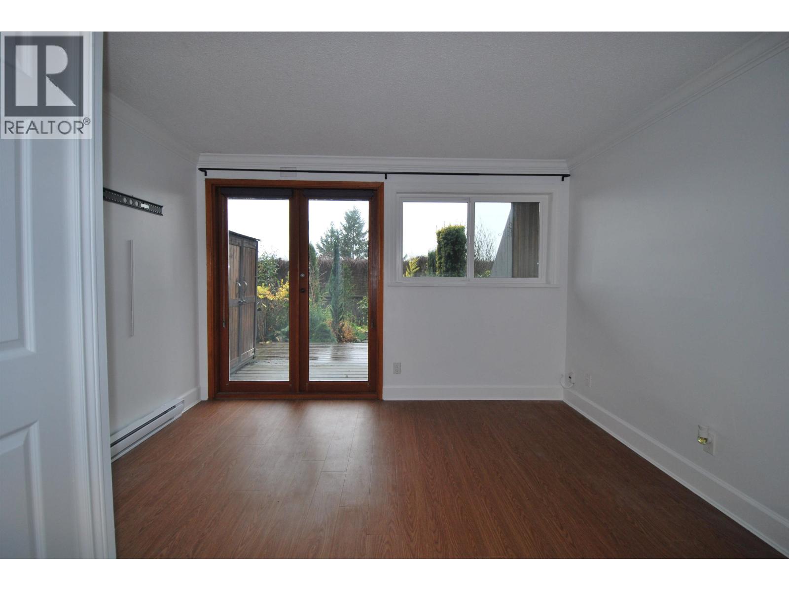 410 Crosscreek Road, Lions Bay, British Columbia V0N 2E0 - Photo 2 - R3072506