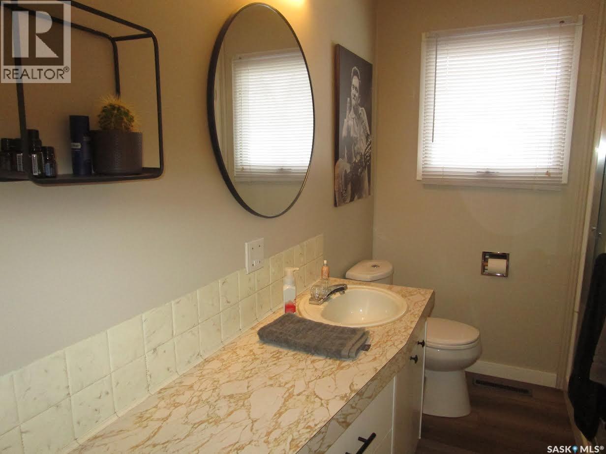 249 6th Avenue E, Gravelbourg, Saskatchewan  S0H 1X0 - Photo 12 - SK025287