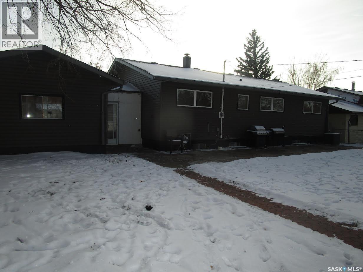 249 6th Avenue E, Gravelbourg, Saskatchewan  S0H 1X0 - Photo 3 - SK025287