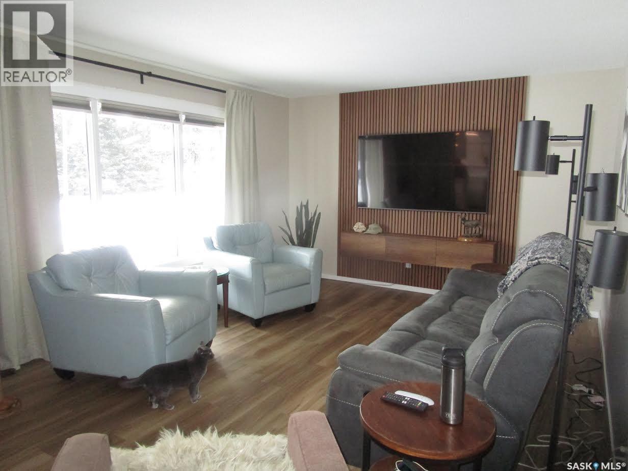 249 6th Avenue E, Gravelbourg, Saskatchewan  S0H 1X0 - Photo 4 - SK025287