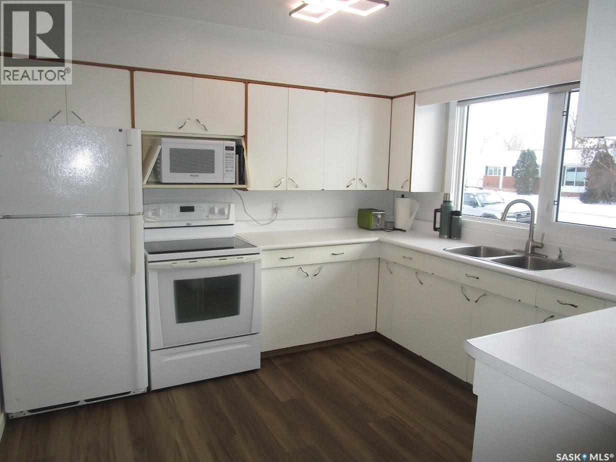 249 6th Avenue E, Gravelbourg, Saskatchewan  S0H 1X0 - Photo 7 - SK025287