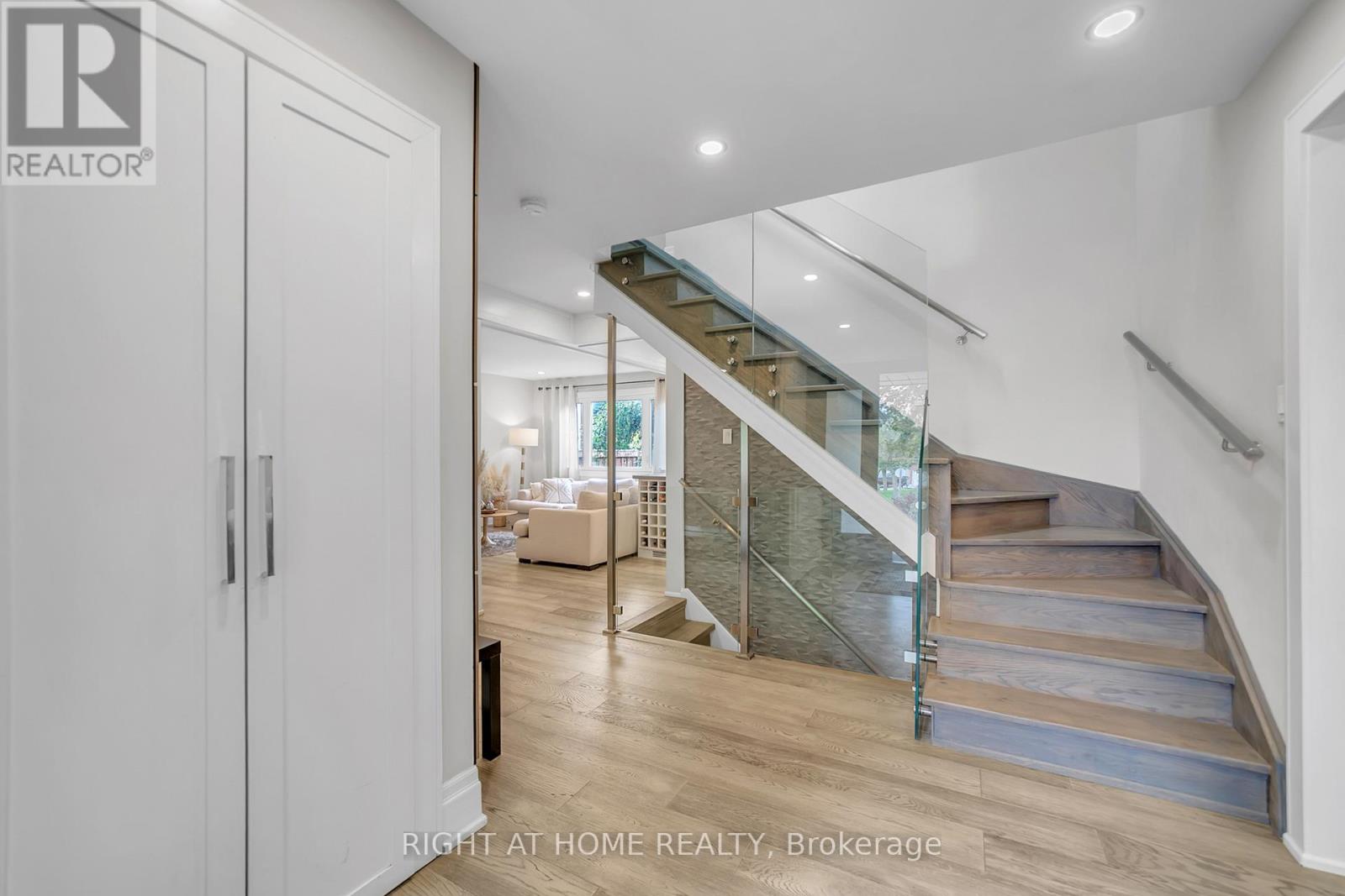 234 Hemlock Drive, Whitchurch-Stouffville, Ontario  L4A 5A5 - Photo 3 - N12609434