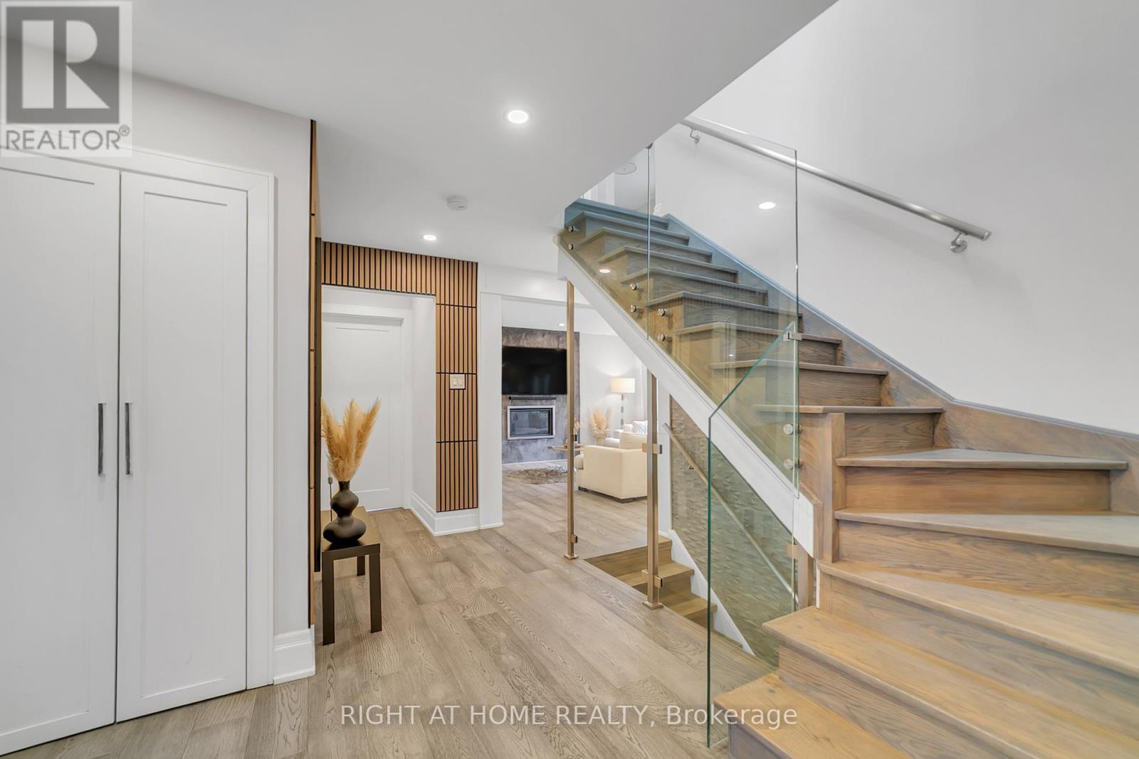 234 Hemlock Drive, Whitchurch-Stouffville, Ontario  L4A 5A5 - Photo 5 - N12609434