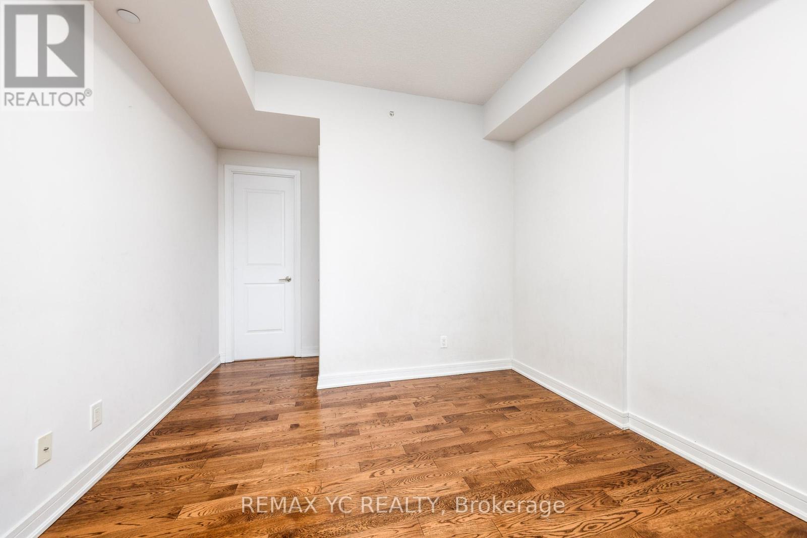 201 - 9191 Yonge Street, Richmond Hill, Ontario L4C 1E2 - Photo 14 - N12609436