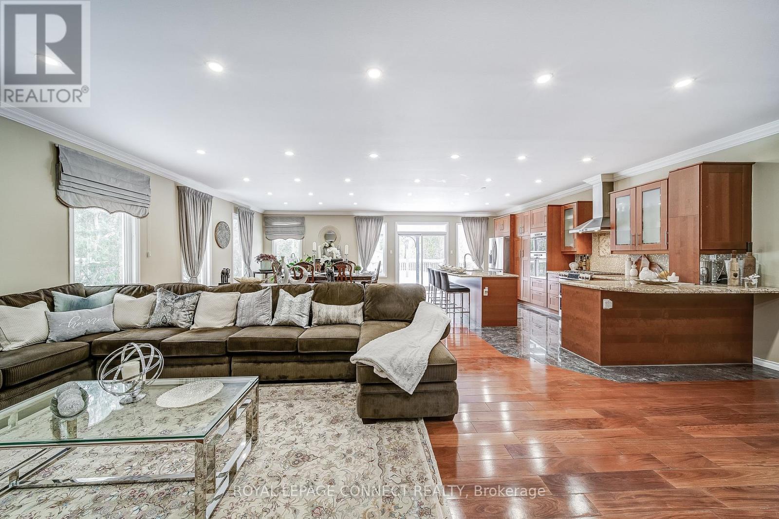 46 Alexander Boulevard, Georgina, Ontario  L0E 1L0 - Photo 14 - N12609470