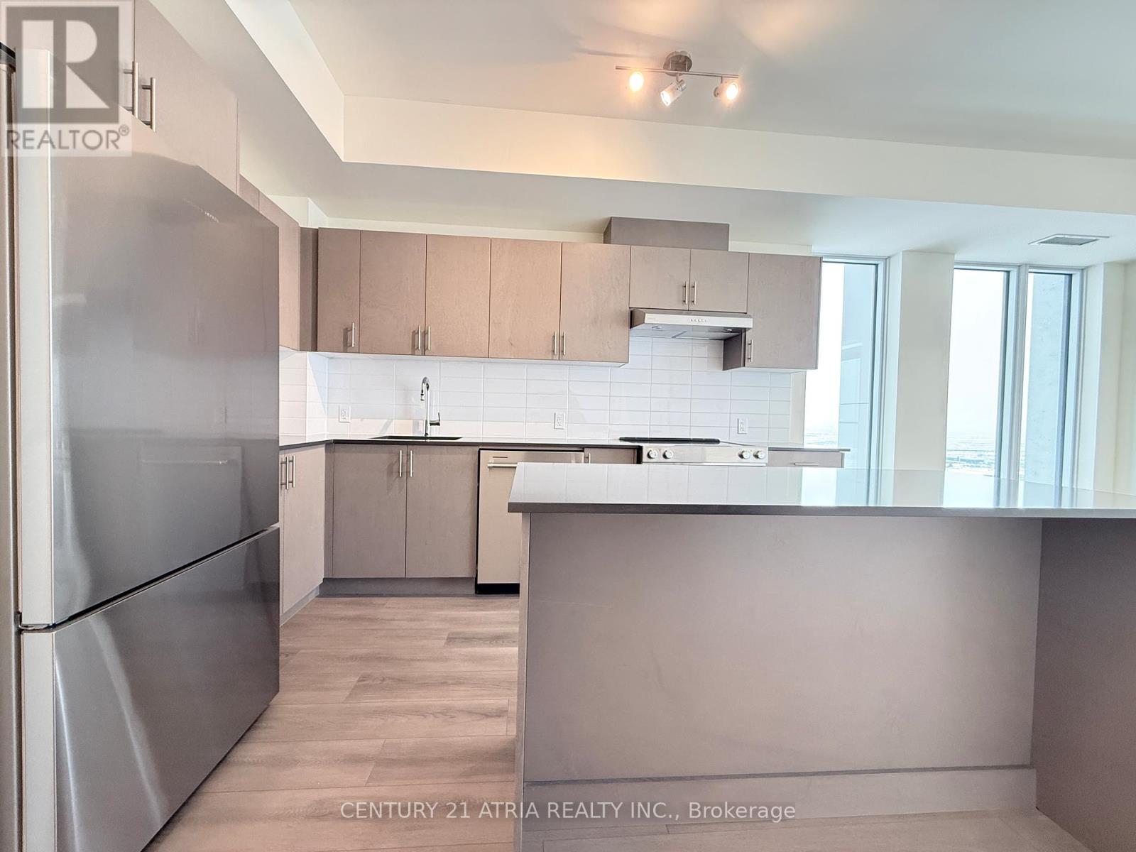 2021 - 8960 Jane Street, Vaughan, Ontario  L4K 0N9 - Photo 2 - N12609472