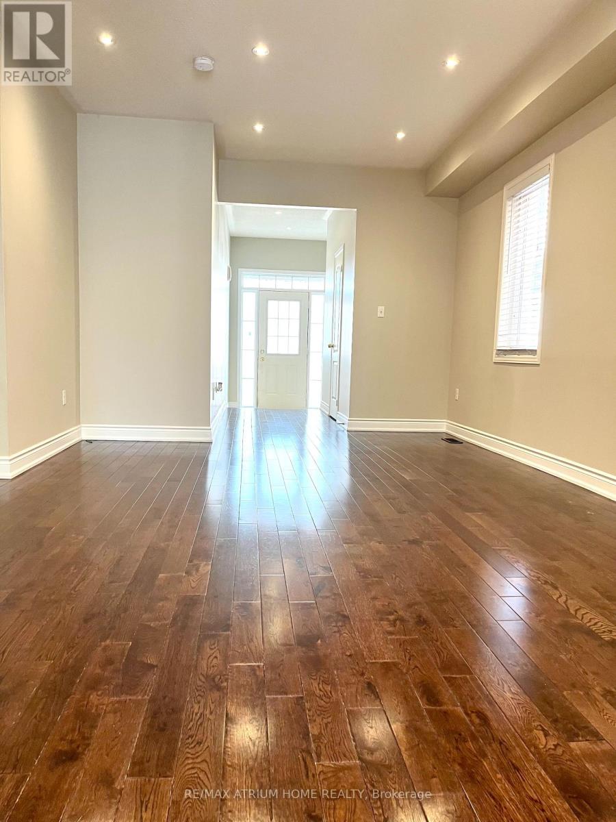 1261 Blencowe Crescent, Newmarket, Ontario  L3X 0C5 - Photo 3 - N12609494