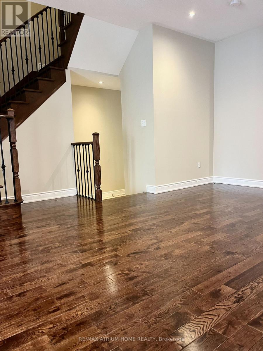 1261 Blencowe Crescent, Newmarket, Ontario  L3X 0C5 - Photo 4 - N12609494