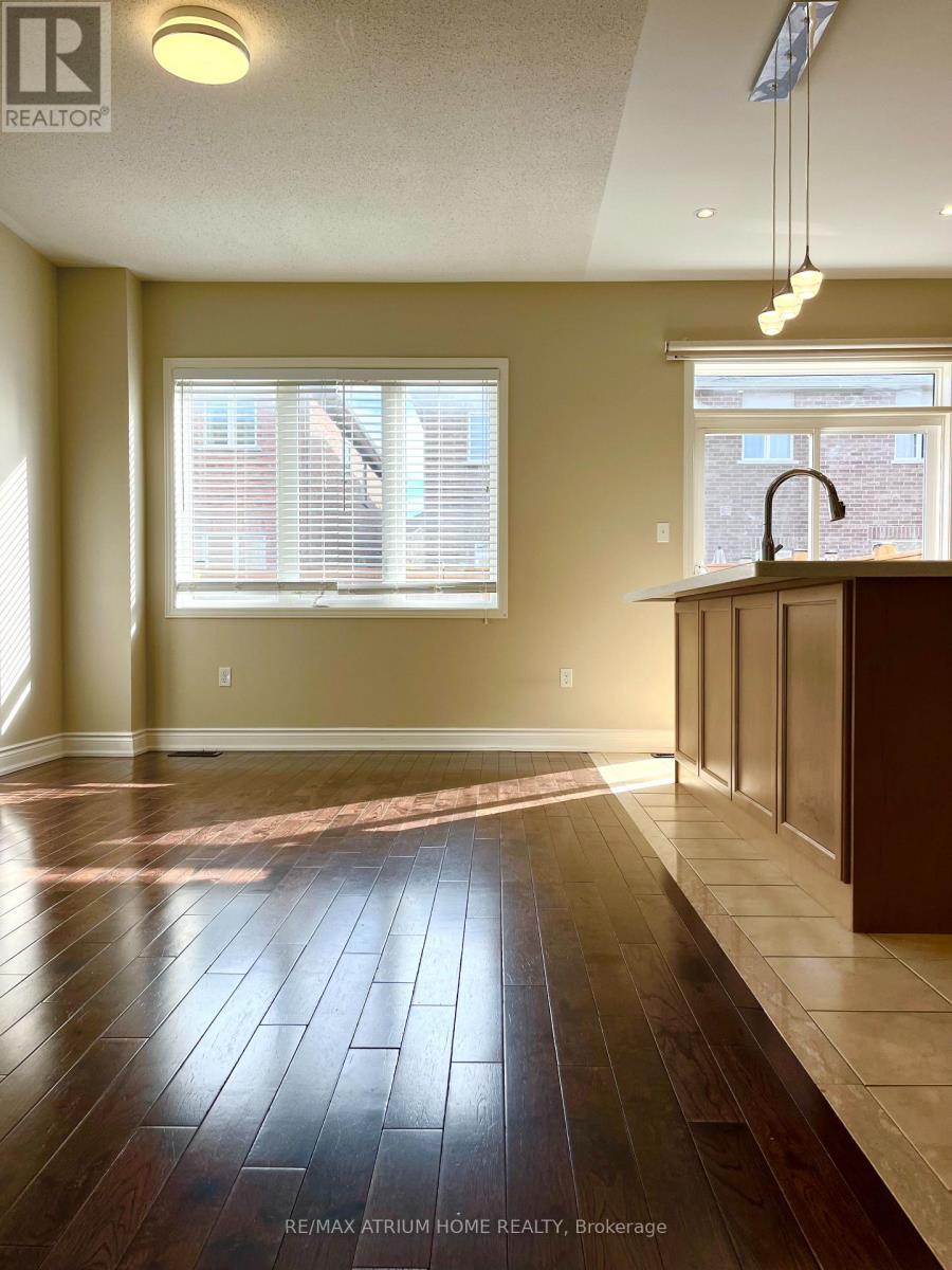 1261 Blencowe Crescent, Newmarket, Ontario  L3X 0C5 - Photo 6 - N12609494