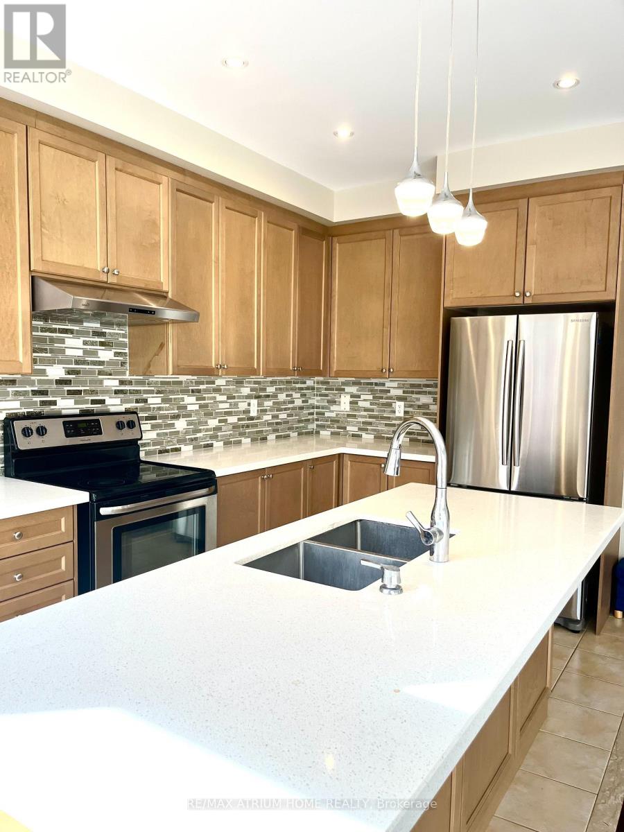 1261 Blencowe Crescent, Newmarket, Ontario  L3X 0C5 - Photo 7 - N12609494