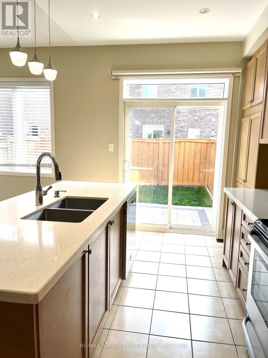 1261 Blencowe Crescent, Newmarket, Ontario  L3X 0C5 - Photo 8 - N12609494