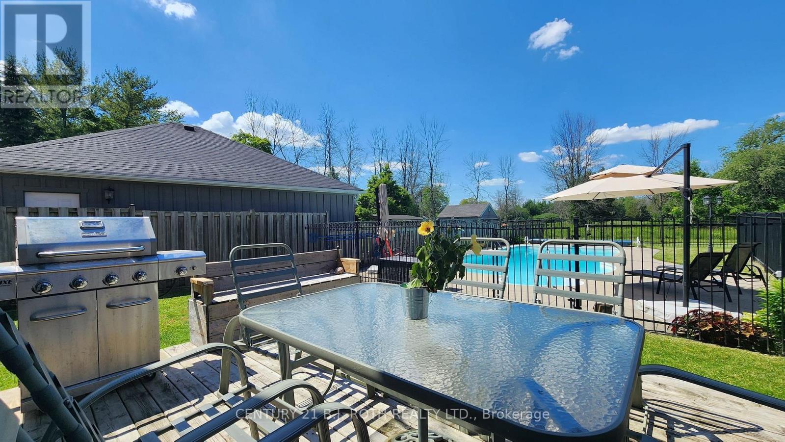 1252 Shore Acres Drive, Innisfil, Ontario  L0L 1R0 - Photo 10 - N12609550