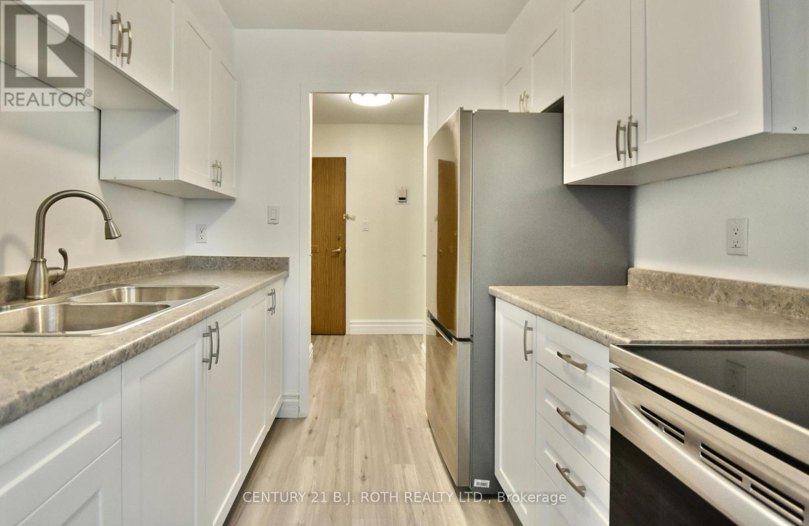 21 - 2 GROVE STREET E, Barrie, Ontario