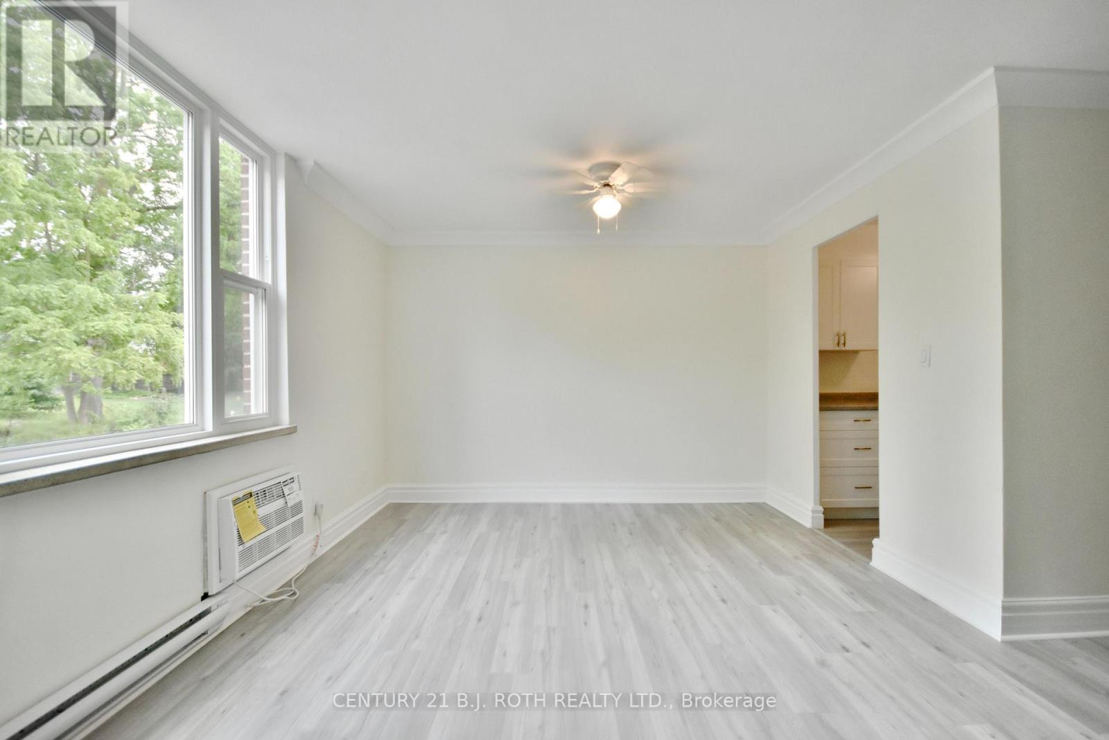 21 - 2 Grove Street E, Barrie (Wellington), Ontario  L4M 2N5 - Photo 12 - S12609466