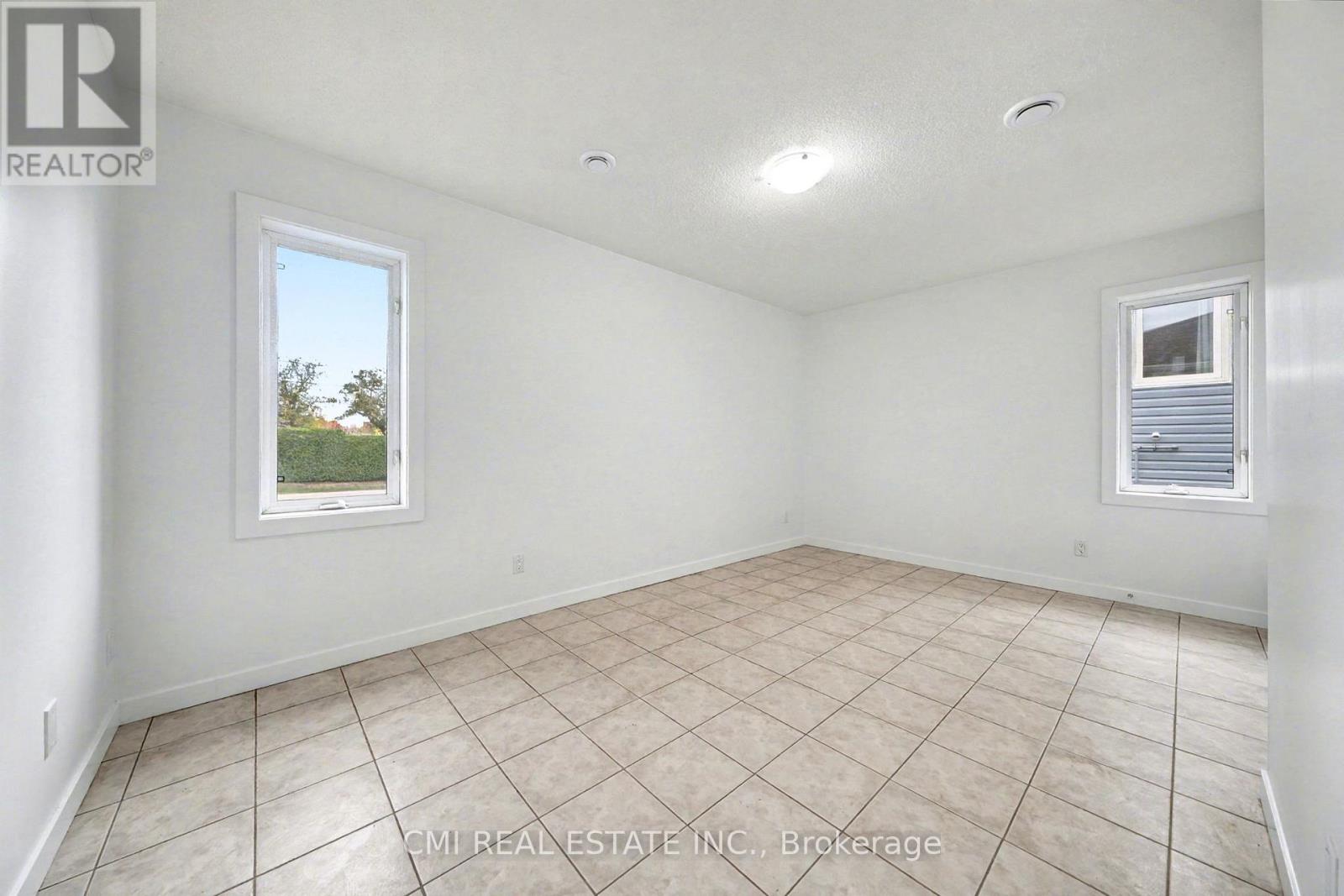 484 7th Avenue, Tay, Ontario  L0K 1R0 - Photo 25 - S12609520