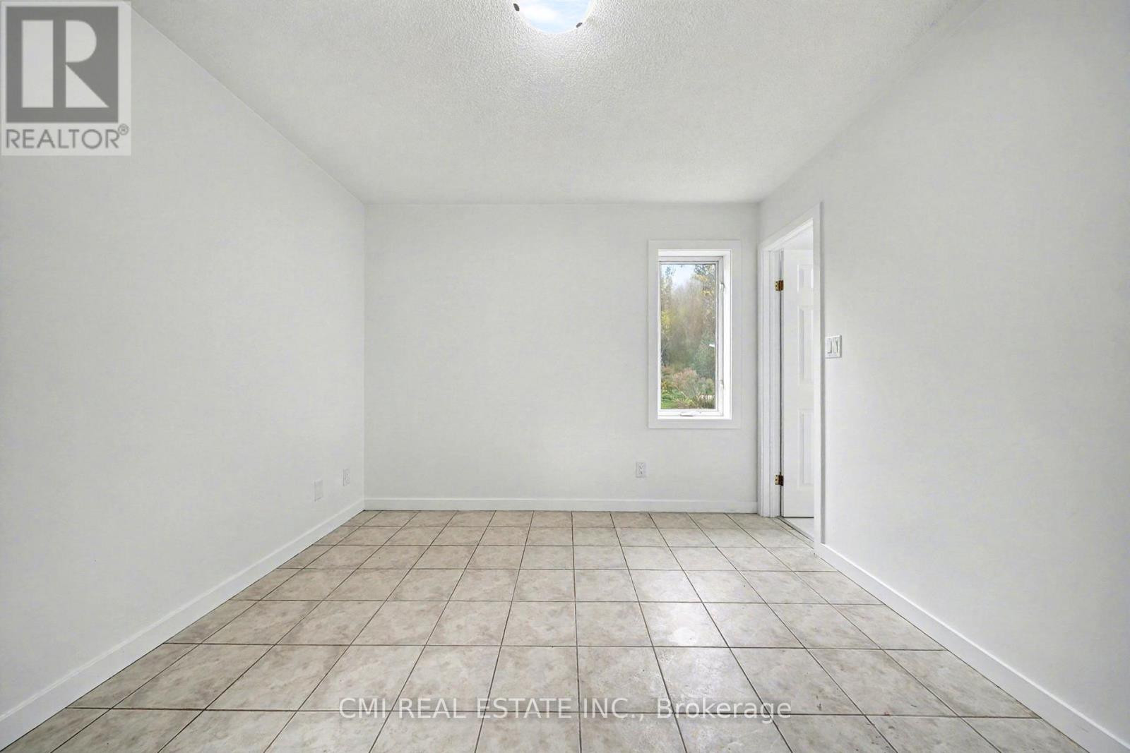 484 7th Avenue, Tay, Ontario  L0K 1R0 - Photo 26 - S12609520