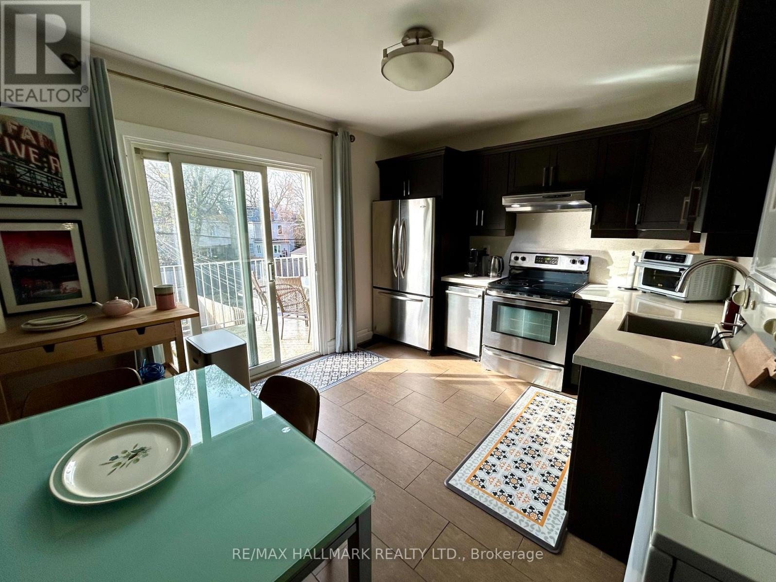 2 - 18 Pape Avenue, Toronto, Ontario  M4M 2V6 - Photo 4 - E12583794