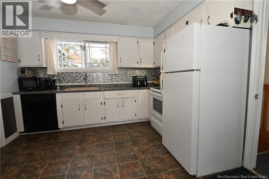 28 Huron Avenue, Fredericton, New Brunswick  E3A 1J7 - Photo 16 - NB131048