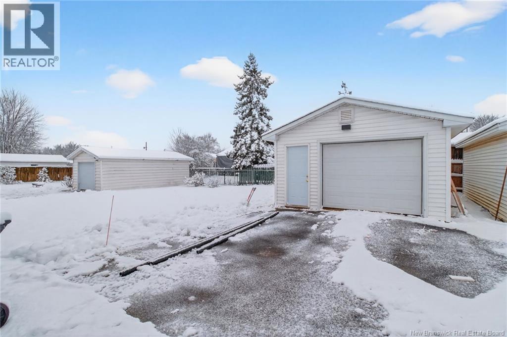 222 Whitney Avenue, Moncton, New Brunswick  E1C 8E2 - Photo 3 - NB131047