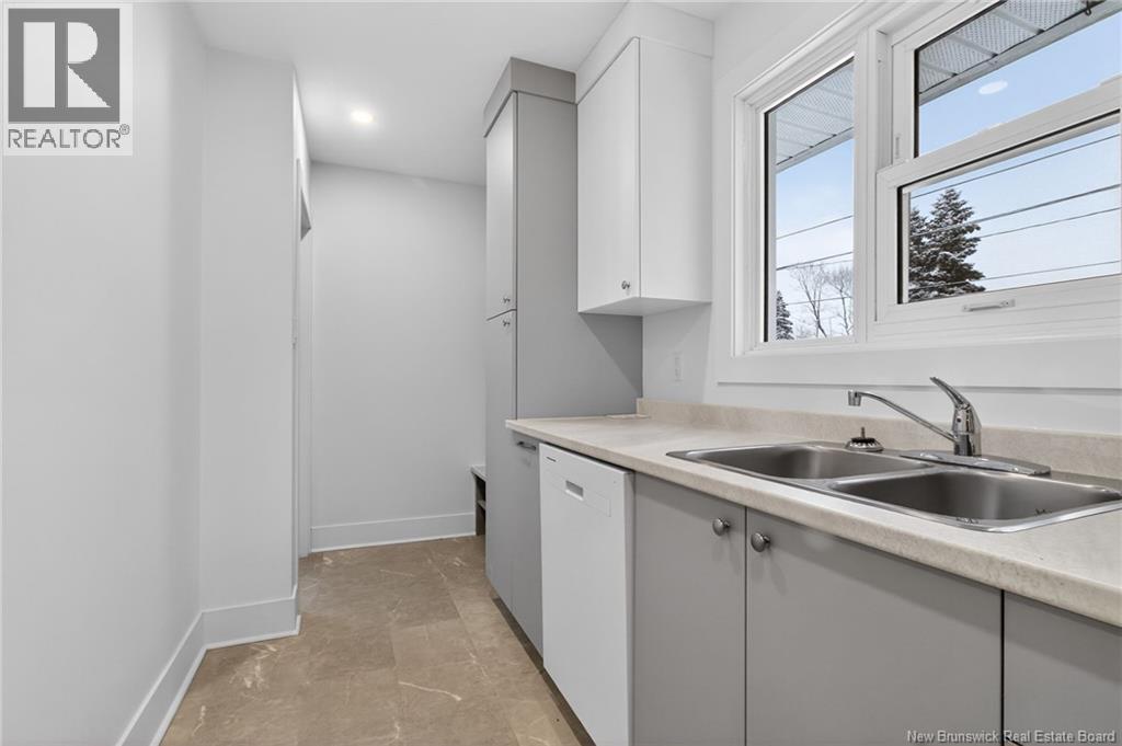 222 Whitney Avenue, Moncton, New Brunswick  E1C 8E2 - Photo 6 - NB131047