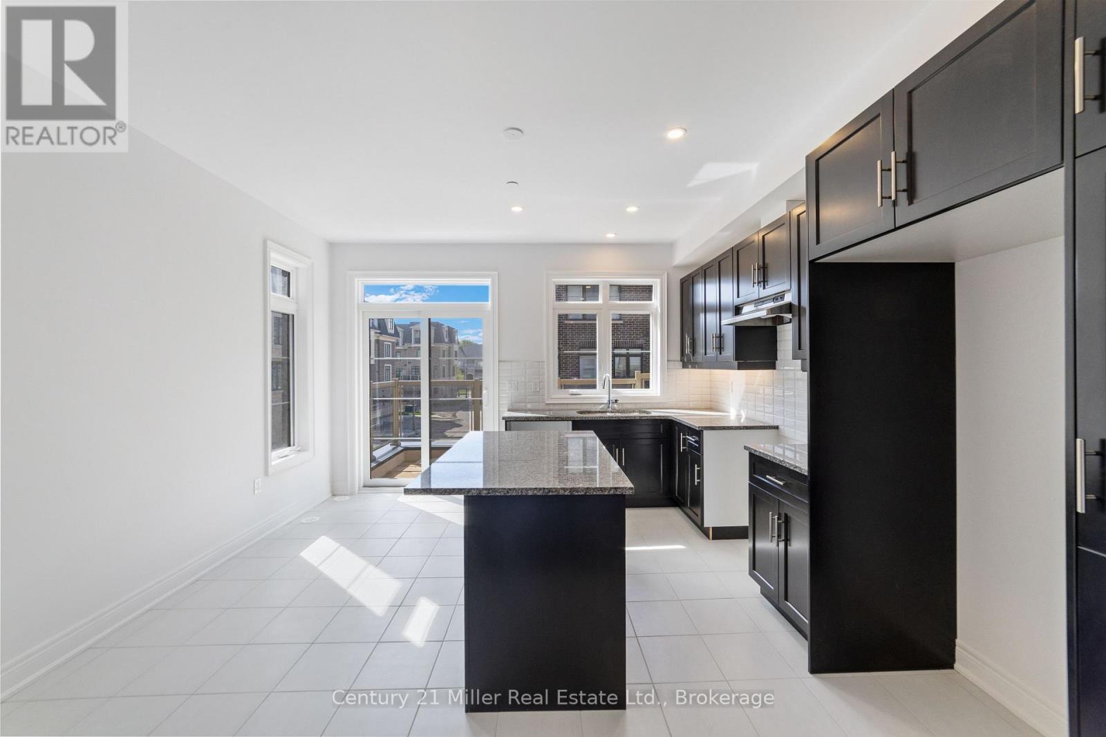 43 - 2140 Trafalgar Road, Oakville (Ro River Oaks), Ontario  L6H 8A5 - Photo 11 - W12609678