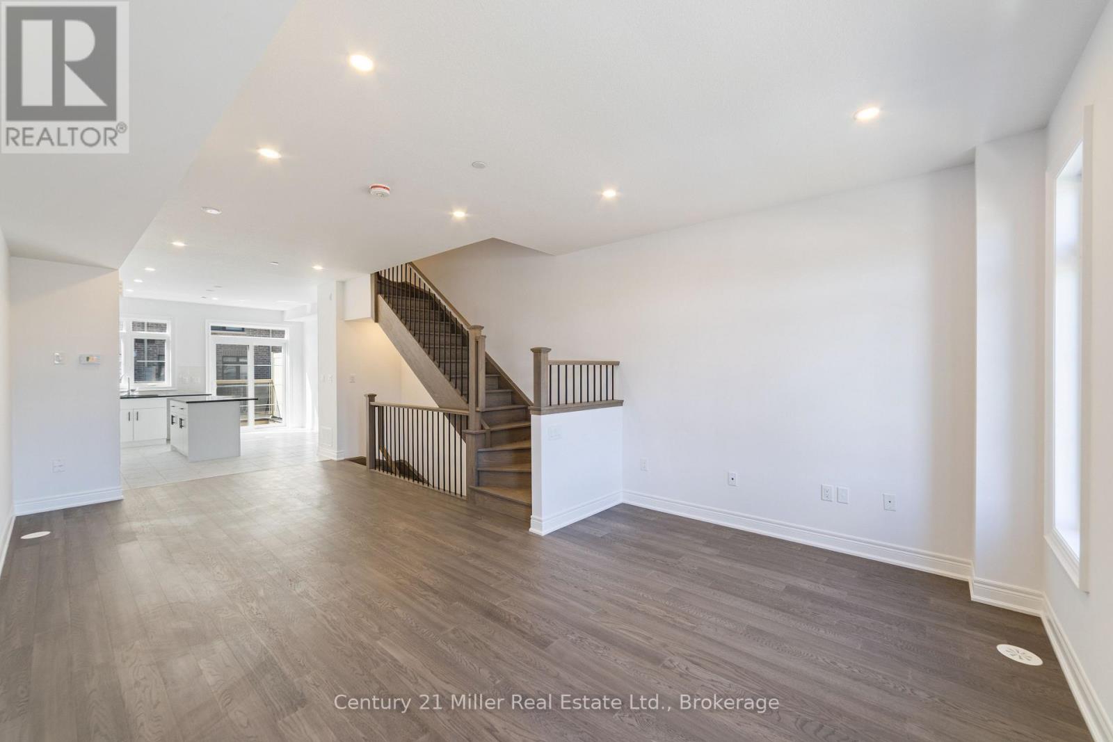 43 - 2140 Trafalgar Road, Oakville (Ro River Oaks), Ontario  L6H 8A5 - Photo 8 - W12609678