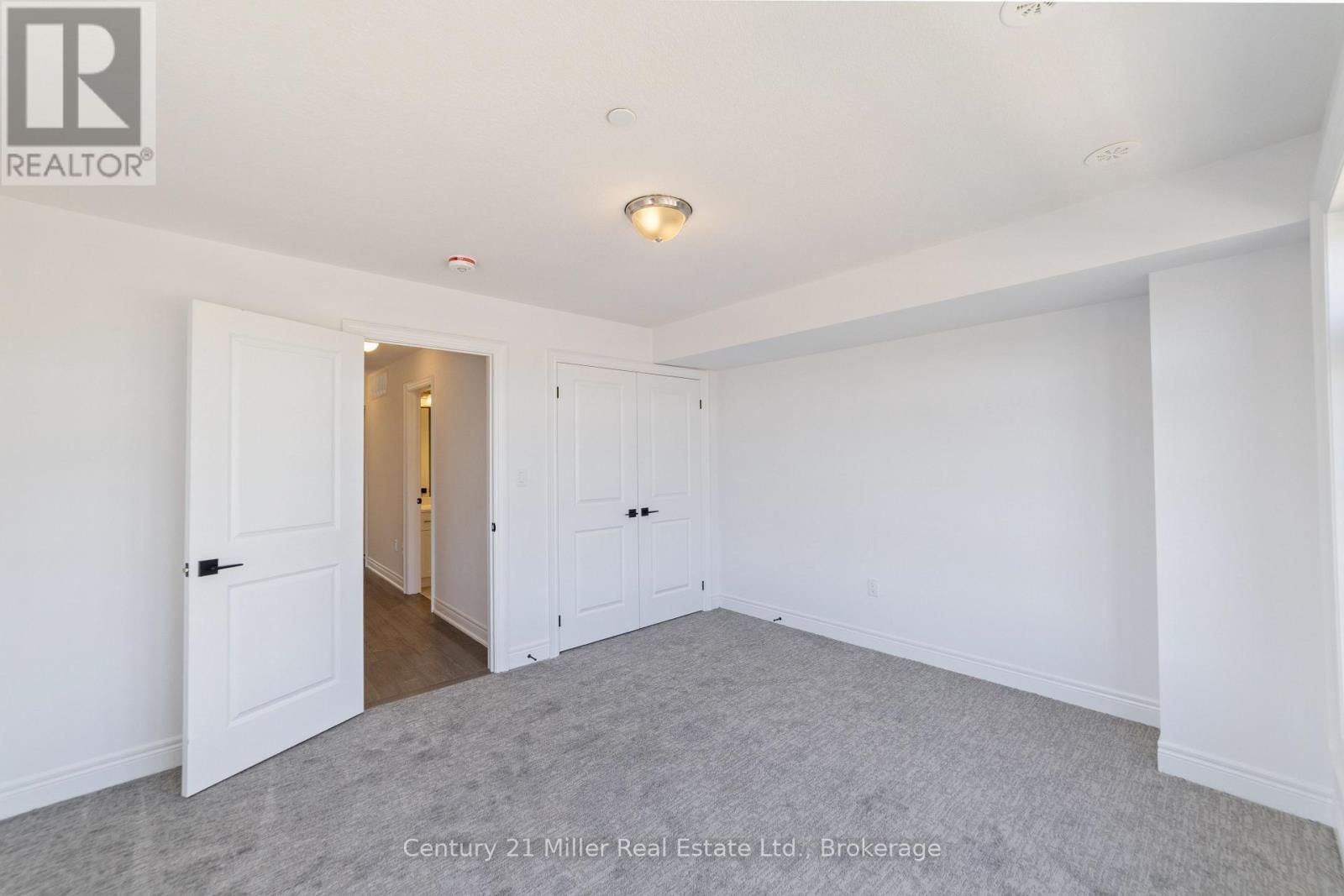 42 - 2140 Trafalgar Road, Oakville (Ro River Oaks), Ontario  L6H 8A5 - Photo 15 - W12609684