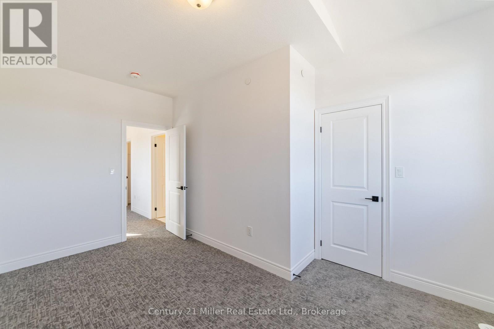 42 - 2140 Trafalgar Road, Oakville (Ro River Oaks), Ontario  L6H 8A5 - Photo 26 - W12609684