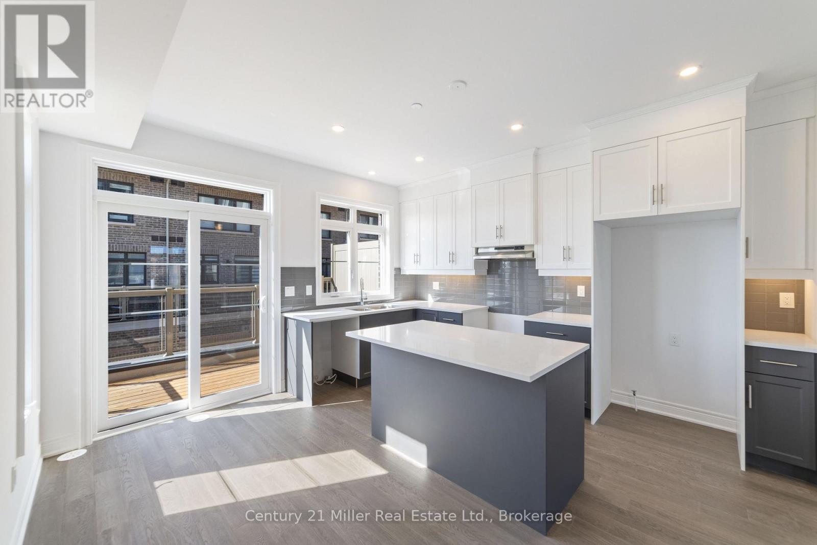 42 - 2140 Trafalgar Road, Oakville (Ro River Oaks), Ontario  L6H 8A5 - Photo 6 - W12609684