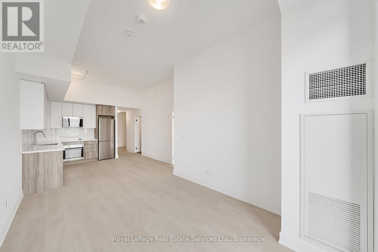 370 - 2481 Taunton Road, Oakville (Ro River Oaks), Ontario  L6H 3R7 - Photo 3 - W12609730