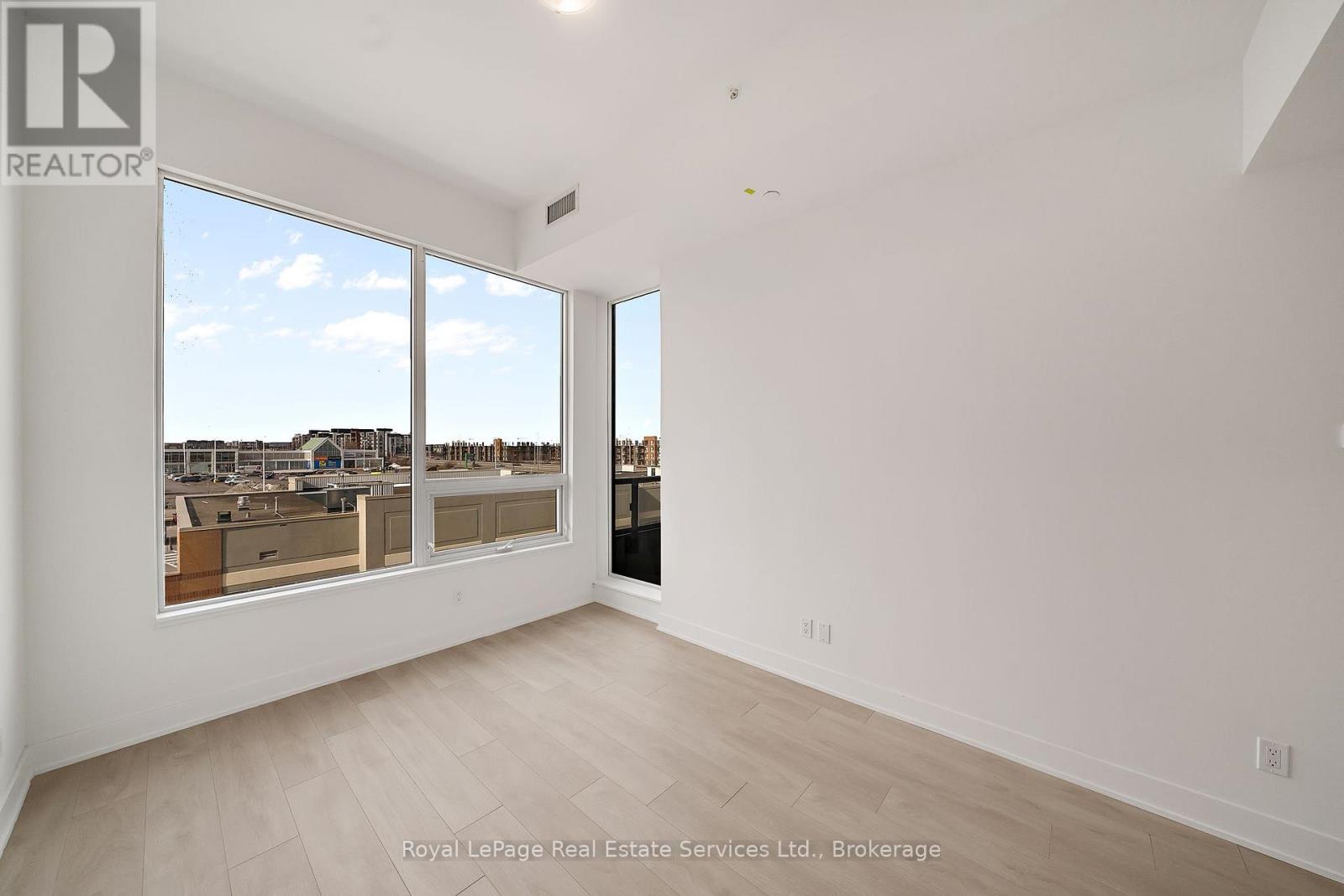 370 - 2481 Taunton Road, Oakville (Ro River Oaks), Ontario  L6H 3R7 - Photo 6 - W12609730