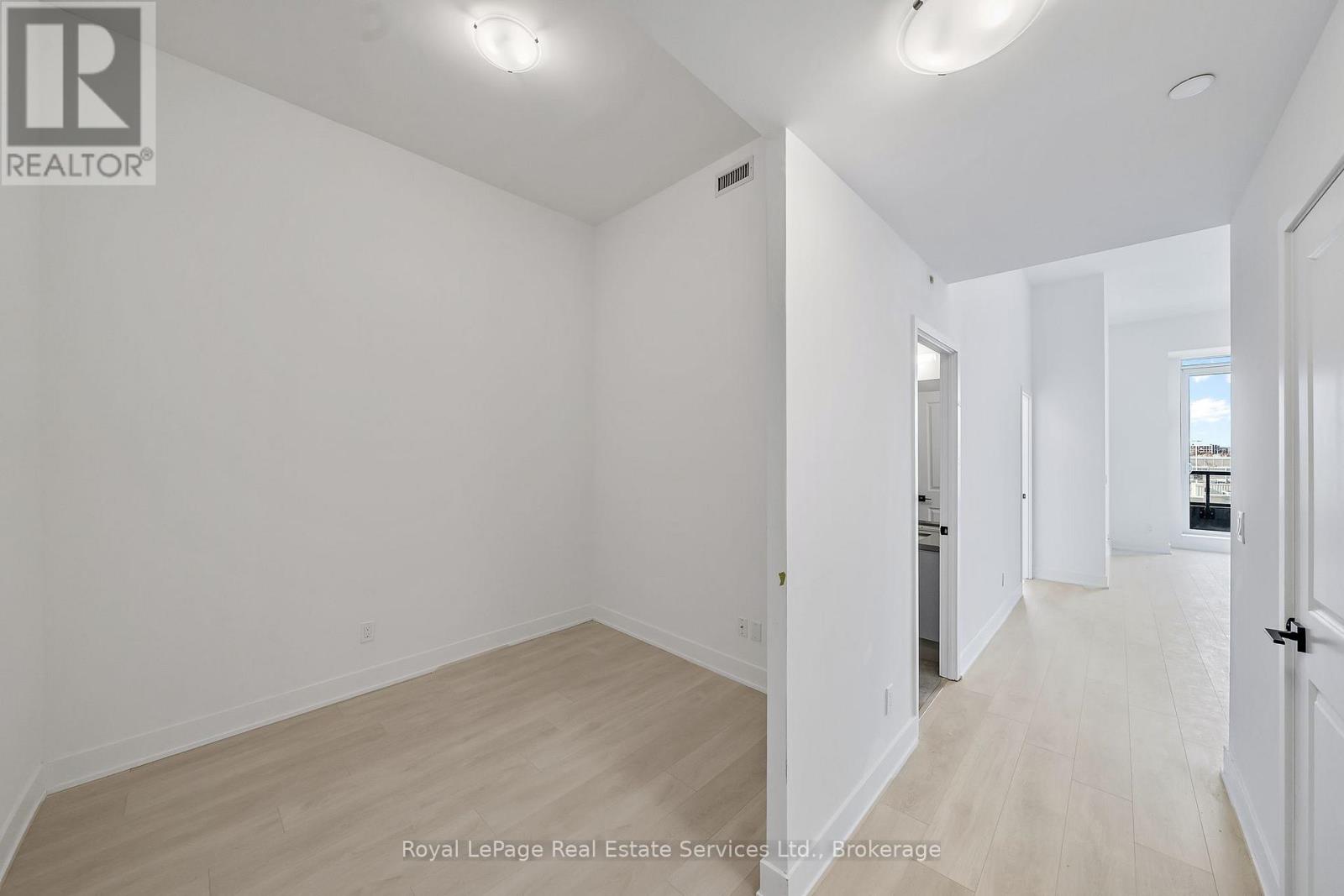 370 - 2481 Taunton Road, Oakville (Ro River Oaks), Ontario  L6H 3R7 - Photo 9 - W12609730