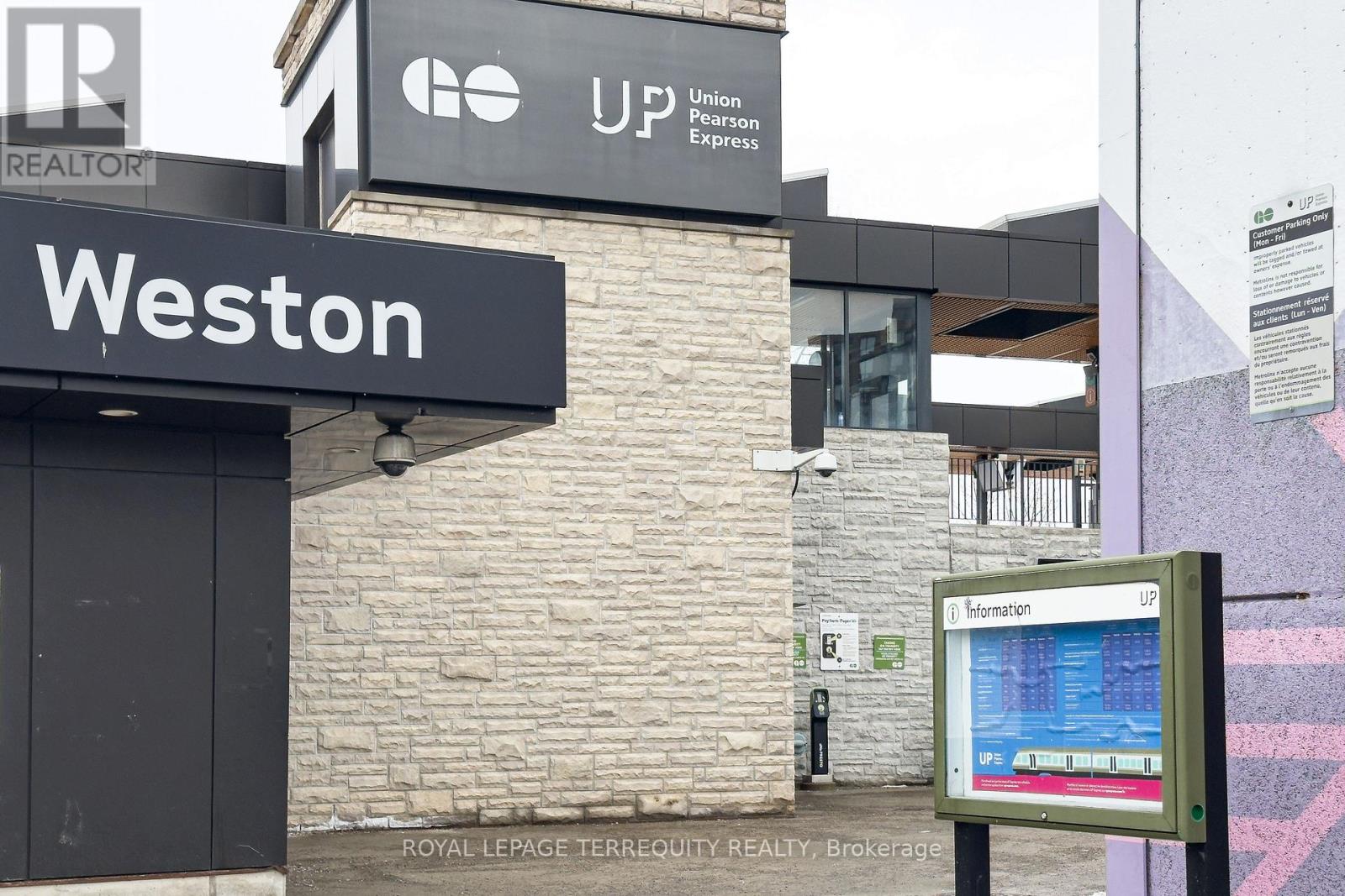 Main Floor - 39 South Station Street, Toronto, Ontario M9N 2B2 - Photo 7 - W12609382